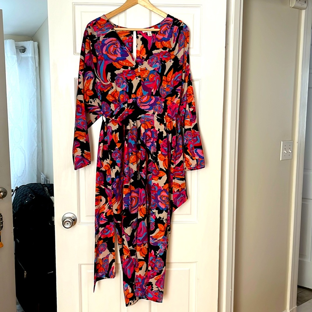 Topshop, US 8, bright floral, faux wrap dress with open slit back.